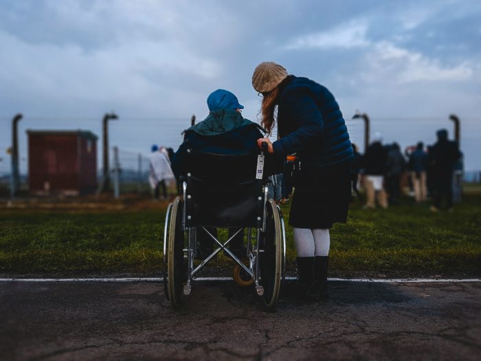 Manager dans le secteur médicosocial : un défi à relever avec audace et humanité